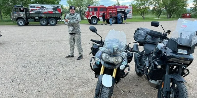 Stary 266 i motocykle - w USA z Jerrym (Jurek Stec). Fot. Tom&Jerry